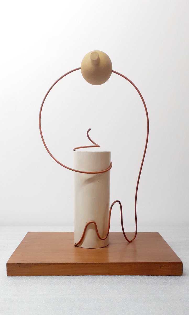 👉Trobeu alguna similitud iconogràfica entre aquesta escultura de Leandre Cristòfol i una escenografia molt reproduïda aquests darrers dies❓ 🤔😅😁
👉🤱