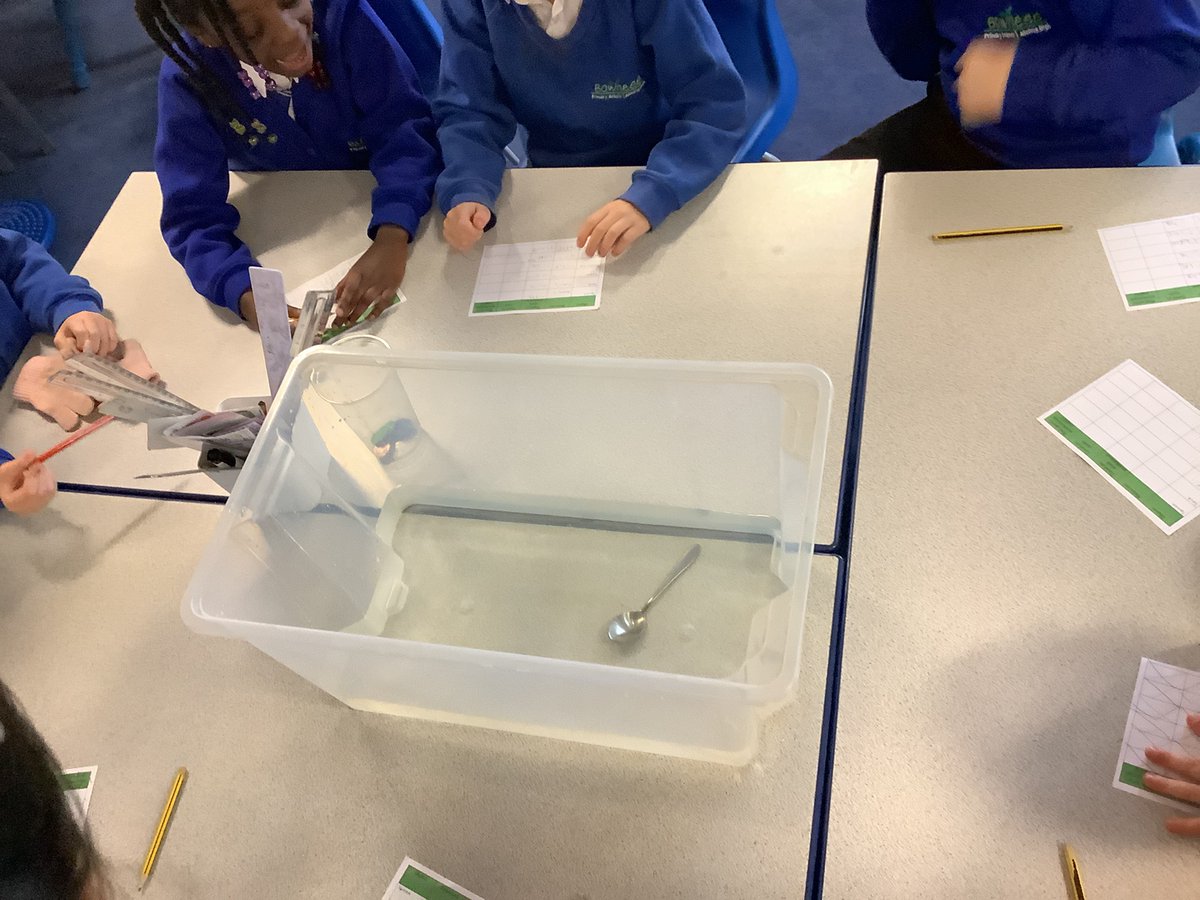 MissSmith43's tweet photo. Sink or float? Let's find out... #stem #science #ks1 @Bowness_Primary https://t.co/mhVgljJ4ZP