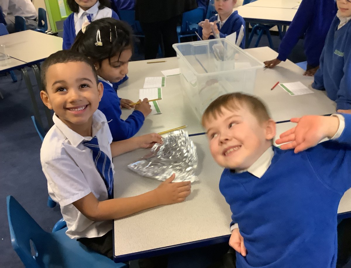 MissSmith43's tweet photo. Sink or float? Let's find out... #stem #science #ks1 @Bowness_Primary https://t.co/mhVgljJ4ZP