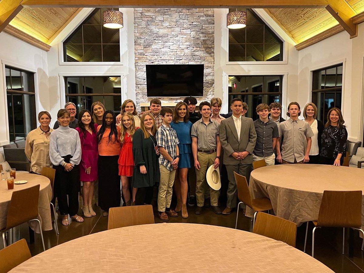OnRiverTime's tweet photo. 🍽 That’s a wrap for Etiquette class at @Big_Oak_Ranch ! Thank you so much to our instructor, Suzy Johnson and special guest, Miss Alabama Lauren Bradford. And to our founder Steven Davis and his friend Jim Cobb for preparing the amazing meal. 💙
#onrivertime #bigoakranch https://t.co/I6mBLeagM0