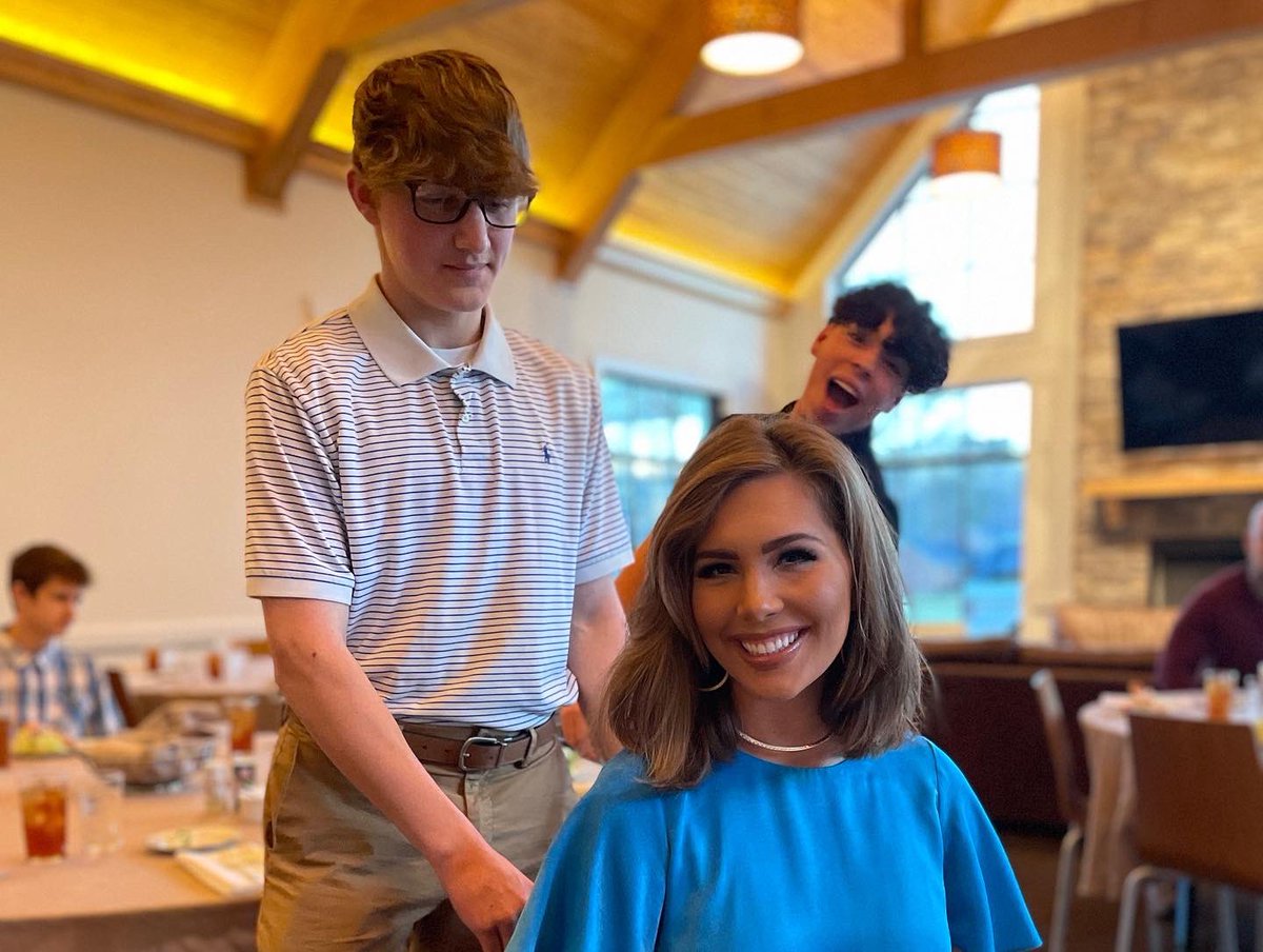 OnRiverTime's tweet photo. 🍽 That’s a wrap for Etiquette class at @Big_Oak_Ranch ! Thank you so much to our instructor, Suzy Johnson and special guest, Miss Alabama Lauren Bradford. And to our founder Steven Davis and his friend Jim Cobb for preparing the amazing meal. 💙
#onrivertime #bigoakranch https://t.co/I6mBLeagM0