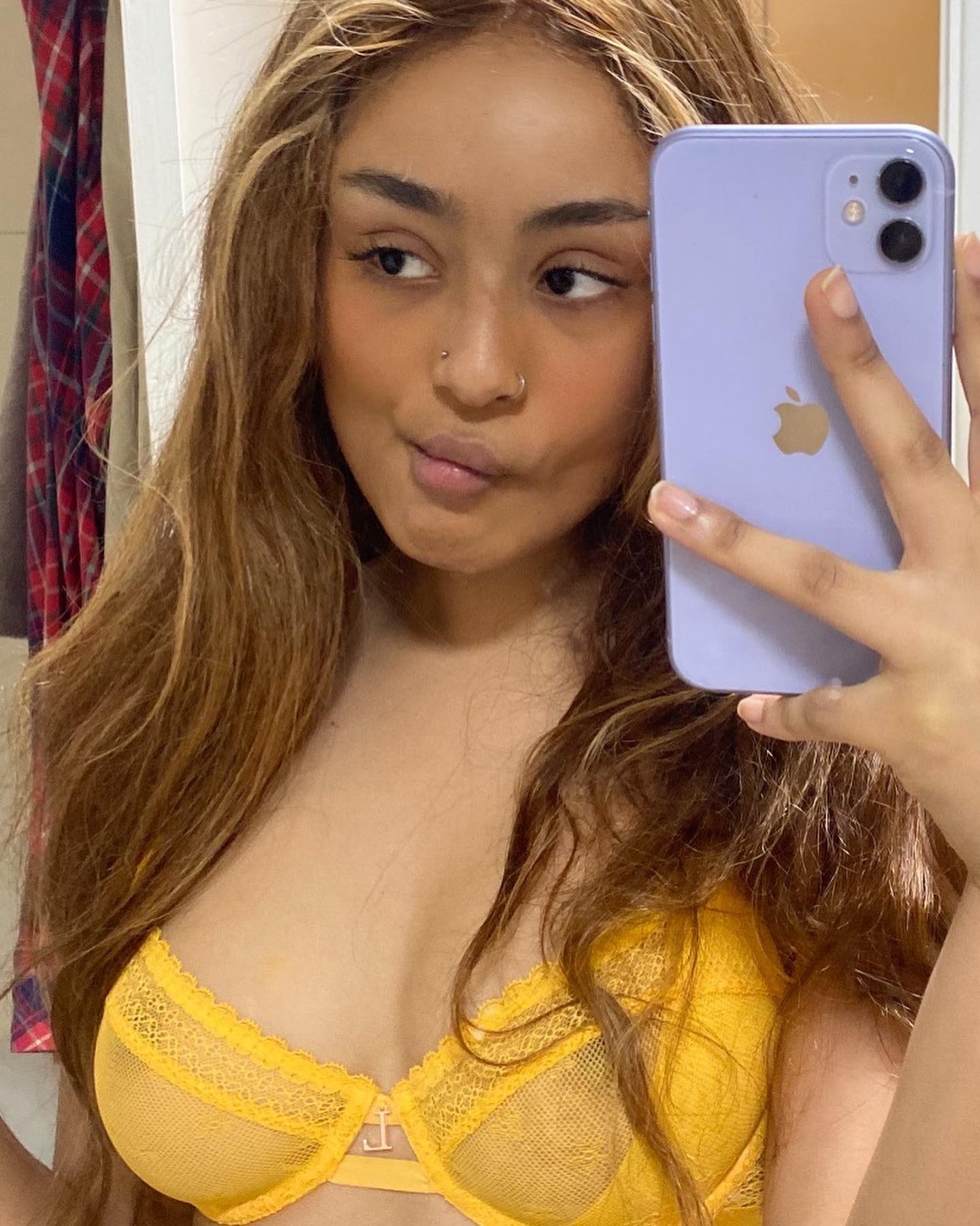 send nudes on Twitter: "😒 https://t.co/RzNE0UIxVi" / Twitter