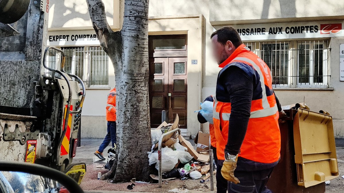 Gometmedia's tweet photo. [Entretien] 🦺 Le témoignage de Maxime, éboueur à Marseille : "Au début, j’étais irréprochable…"

 ➡️ https://t.co/x6Fph16LRS https://t.co/2GTSU9Qedp