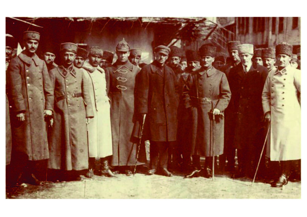 100 yıl önce, 31 Ocak 1922'de Ankara'ya gelen Sovyet #Rusya'nın Tam Yetkili Temsilcisi Semyon #Aralov, güven mektubunu Mustafa Kemal #Atatürk'e sundu. Semyon Aralov, ülkelerimiz arasında ikili ilişkilerin gelişmesinde önemli rol oynadı.