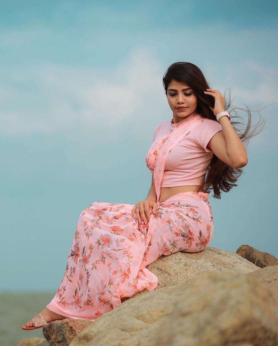 Prabhastylish's tweet photo. TRADITIONAL BEAUTY #AFRINA โฅ๏ธ๐ธ
@Afrina96988718 @Prabhastylish https://t.co/Gpj4sdD9Nr