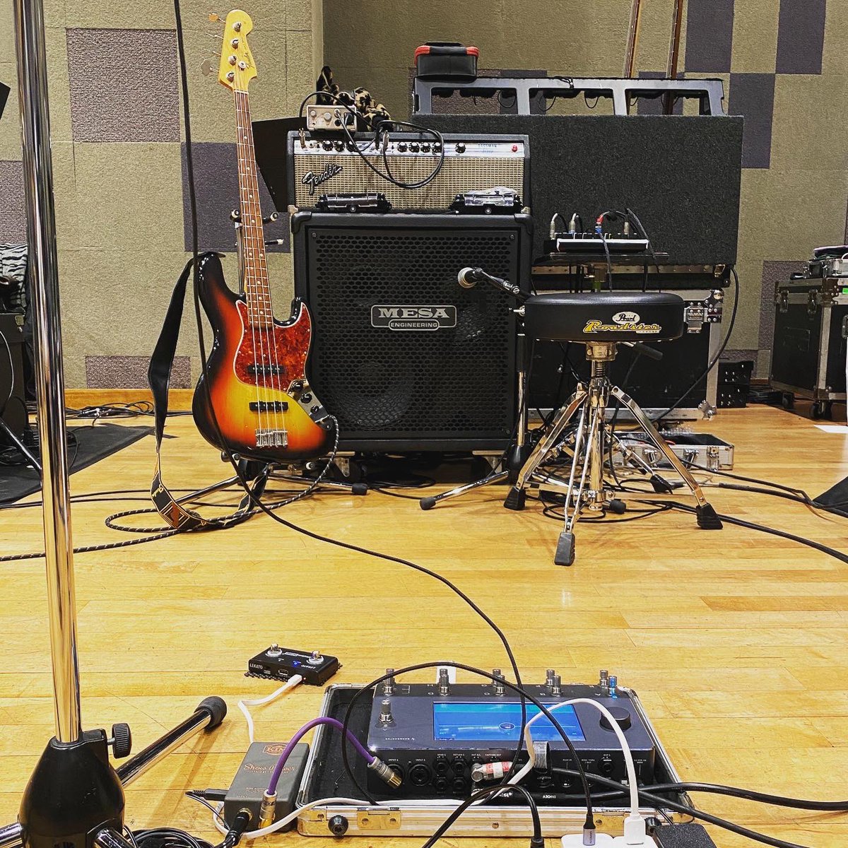Mar_Miyamoto's tweet photo. 今年は新たに色々と試みてみようかなと模索中🤔
#quadcortex
#master8
#retrospec
#fender
#mesaboogie https://t.co/vHhcHwzFCd
