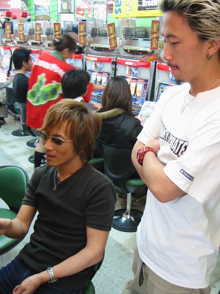 Ani Katsu アニマルかつみ 02年4月5日 誌面企画 スープラvsスーバニ 仁義なき兄弟対決 にて 二人とも 若ぇな そりゃ 年前だもん グリンピース新宿本店 T Co 2b2mi1o4ir Twitter