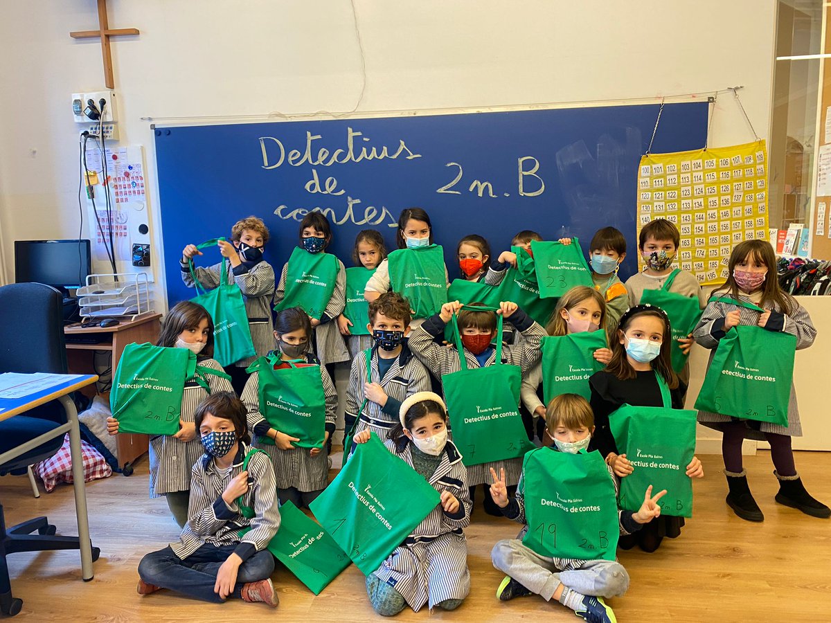 escolapiabalmes's tweet photo. ENS CONVERTIM EN DETECTIUS DE CONTES!!
Els nens i nenes de 2n comencem una activitat d'animació a la lectura amb la que estem molt il·lusionats.
Cada setmana esbrinarem quin objecte és l'intrús que no pertany al conte que ens haurem llegit.
#GUSTPERLALECTURA
#2PRIEPB https://t.co/RjYjhrhWF2