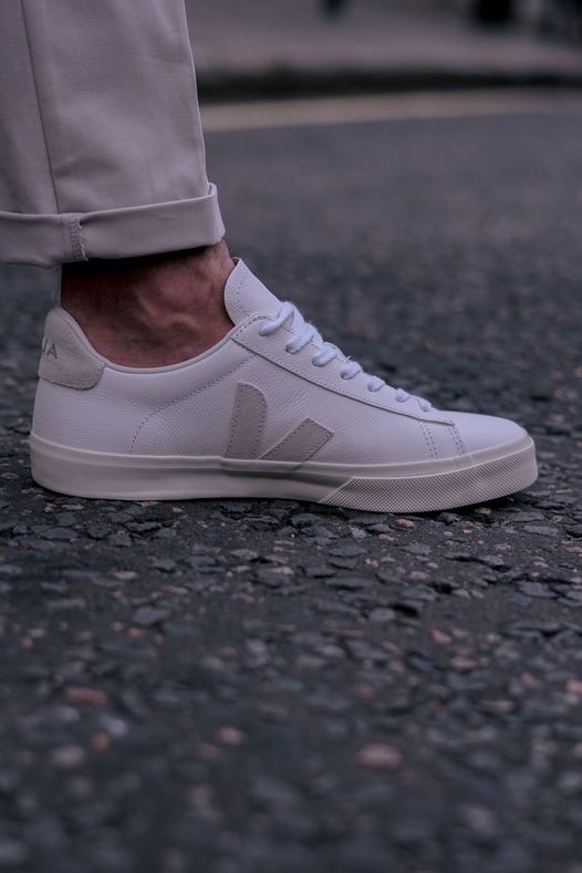 SOLETRADER's tweet photo. @rayervr shows how these @veja Campo chrome free leather trainers deliver style & substance made with environmentally sustainable materials 🌱 #veja #designertrainers #environmental #sustainable #trainers #sneakers
https://t.co/sAQfUmGSFP https://t.co/hvml8x7vhu