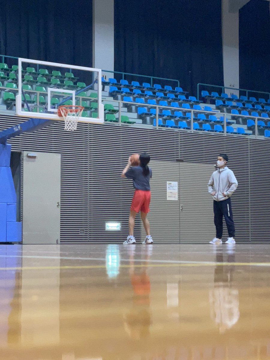 stonesjr_b_ball's tweet photo. 2022.1.31(Mon.)
【スキルアップクラス】
本日をもちまして、原田コーチがチームを離れるため今回が最後のSTONESJr.となりました。
残念ながら全員は揃いませんでしたが、これから成長した姿を見せれるように頑張っていきましよう!
#STONESJr
#スキルアップクラス
#夢中のキッカケ https://t.co/uhT90spGKE