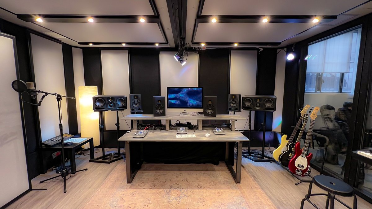 This is a picture from a workshop by Wave Production Academy and Midi Music that recently took place in Milano ✨

Participants had the chance to work with our entire lineup, ranging from T-Series and A-Series monitors, up to our flagship models from the S-Series.

#ADAMAudio