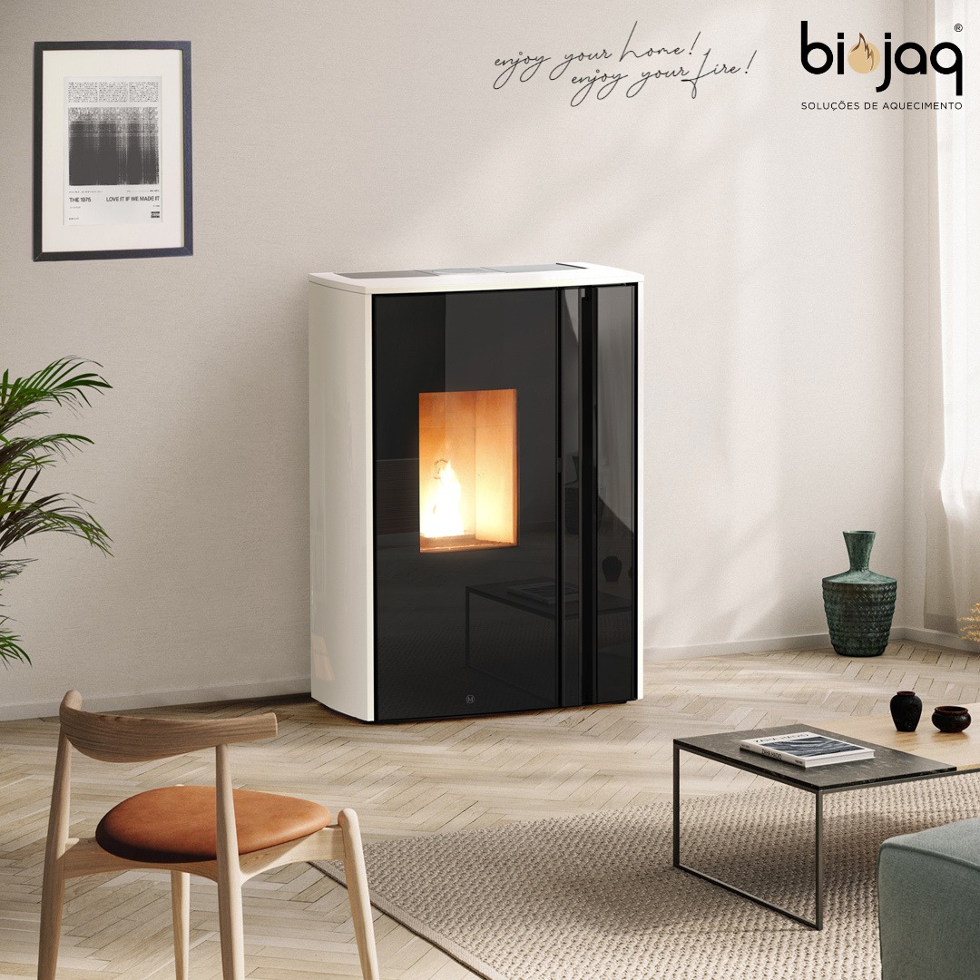 BioJaq's tweet photo. Potência, desempenho e linhas majestosas. 👑
🔥 A salamandra Meltemi está disponível nas potências de 12 kW e 14 kW, possuindo capacidade para aquecer grandes áreas.
🔥 Um equipamento de linhas únicas e compacto, com apenas 45 cm de profundidade.
https://t.co/FJTcVnFOnj https://t.co/8Dz6peVK6n