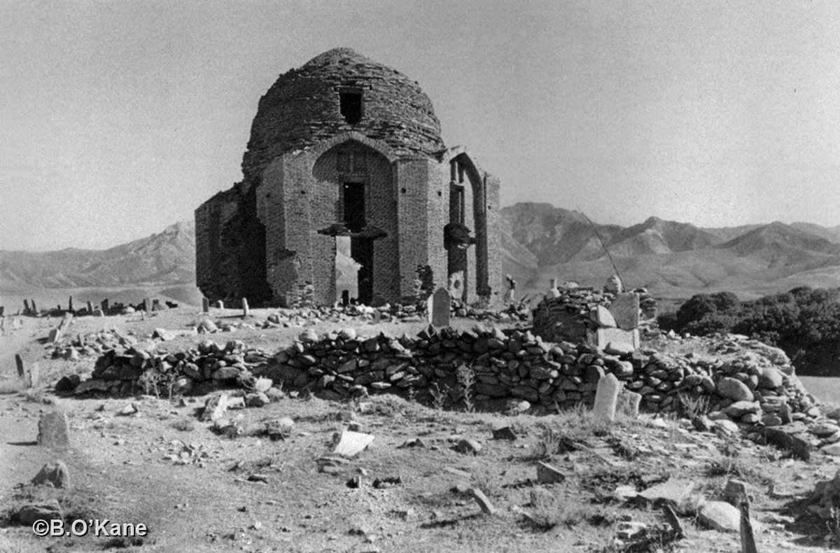 30 Jan 2022, Khwaja Nizam al-Din Shrine, Sibarz Village, Herat.
An important late Timurid-era monument located near the village of Sibarz (Esfarz), on the left bank of the Hari Rud, is attributed by locals as a shrine (ziyarat) to Khwaja Nizam al-Din. more bit.ly/3s2w89j