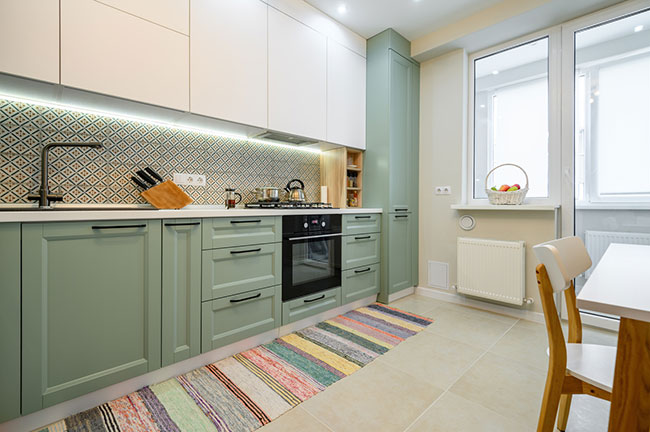 Don’t Hesitate to Be Creative with Colorful Kitchen Cabinets dlvr.it/SJ74k1