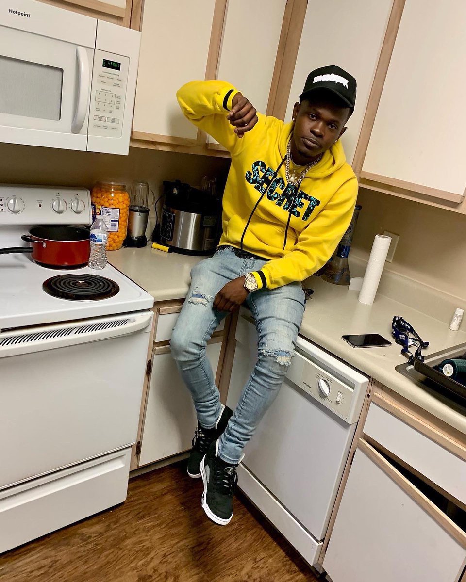 AJohnson_23's tweet photo. They say they dont Fw me Thats cause they cant 🙅🏾‍♂️😮‍💨 https://t.co/rGLWhH3oeG