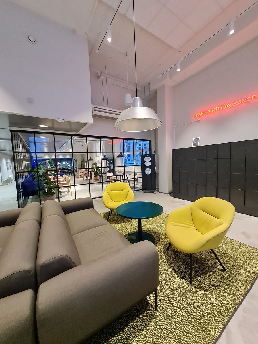 KriBro's tweet image. Kotona etäinfra kunnossa, mutta #työkaverit puuttuu. Kävin hakemassa etätyöpiristystä #workeryplus Vallilasta @YITSuomi. Kokeilla voi ilmaiseksi kaikki halukkaat #kaveritkans 😀 #hyväruoka #rauhallinen #kivafiilis