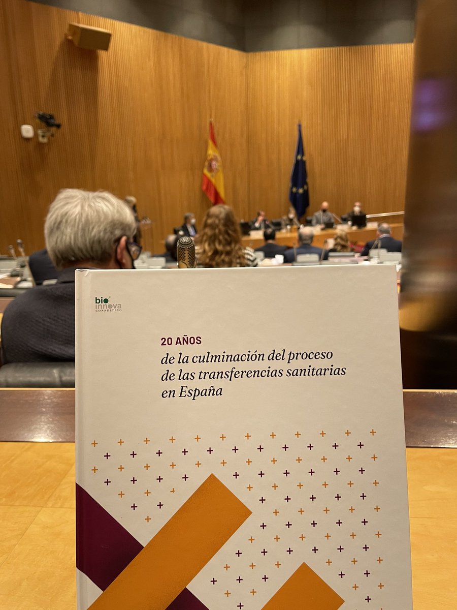 manolosesmero's tweet photo. En la presentación de la obra “20 años de la culminación del proceso de las transferencias sanitarias de #españa🇪🇸” Un privilegio haber colaborado desde las perspectiva farmacéutica #somosclinico #somossefh @BioInnovaConsu1 @AstraZenecaES @sanidadgob https://t.co/Rp3sxsxvqr