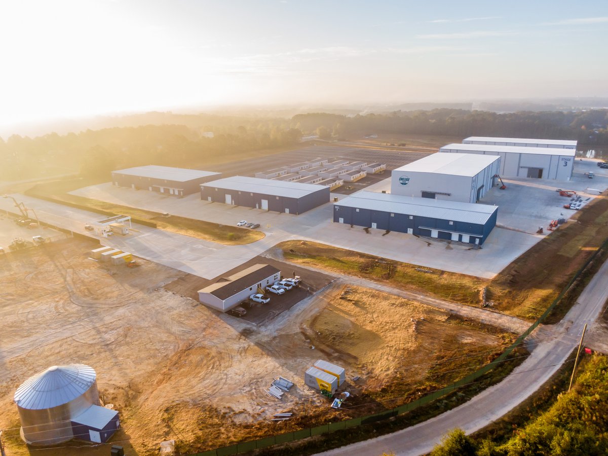 gdecd's tweet photo. .@GovKemp announced today that Cinelease Studios will expand its Georgia operations at Three Ring Studio in Covington. The facility will include 8 new stages, 100,000 square feet of office space, & an additional 72,800 square feet of flexible space. More: https://t.co/ZOyiKj7kR8 https://t.co/TaiSya6Ko3