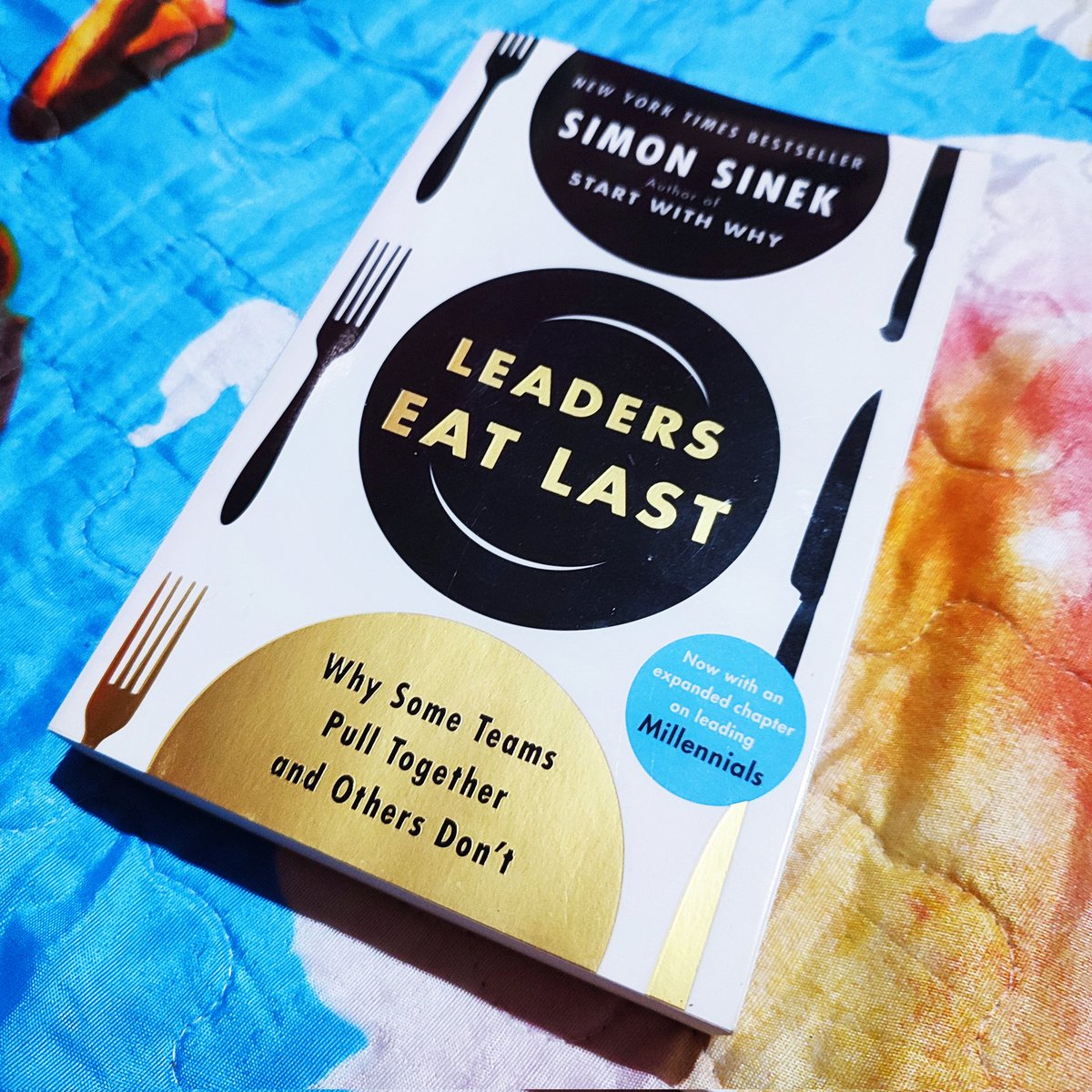 Lepas habis baca Start With Why, boleh sambung Leaders Eat Last pulak. 

#SimonSinek
#FavoriteAuthor