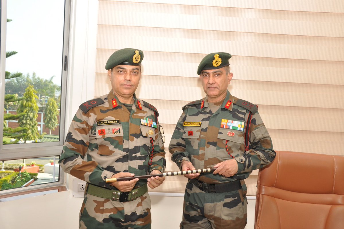 official_dgar's tweet photo. MAJOR GENERAL RAJAN SHARAWAT, VSM, ASSUMES APPOINTMENT OF INSPECTOR GENERAL ASSAM RIFLES (SOUTH)

Major General Rajan Sharawat, VSM, on 31 Jan, took over the reigns of Assam Rifles in Manipur as the new Inspector General Assam Rifles (South).@PIBHomeAffairs @ANI @HMOIndia https://t.co/wt6nK1cnDU