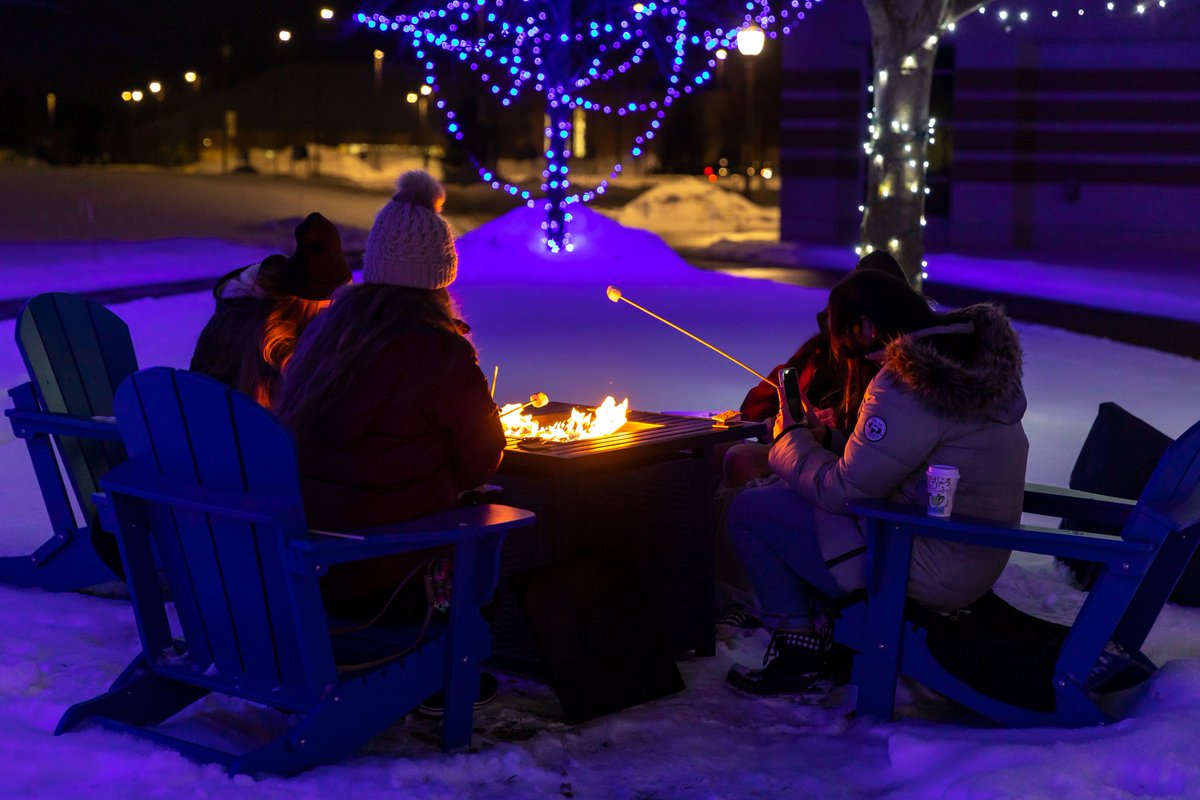 GVSU's tweet photo. Reminder that our #GVWinter Photo Contest is in full-swing! Submit your photos using the hashtag by Feb. 8th for the chance to win prizes. For dates and info visit: https://t.co/0L4JbRaJ24 https://t.co/N4KcgnoJJQ