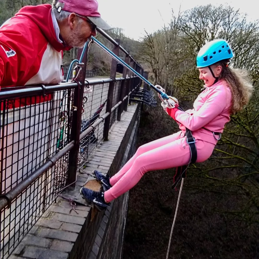 A Custody Sergeant and Life Guard today 👍I love meeting so many folk with different backgrouds and stories to tell.
On went from Zero to hero in 4 drops!
⭐⭐⭐⭐⭐ for effort 👍
#monsaltrailabseil #millersdaleabseil #abseilingderbyshire #derbyshireabseil #abseiling