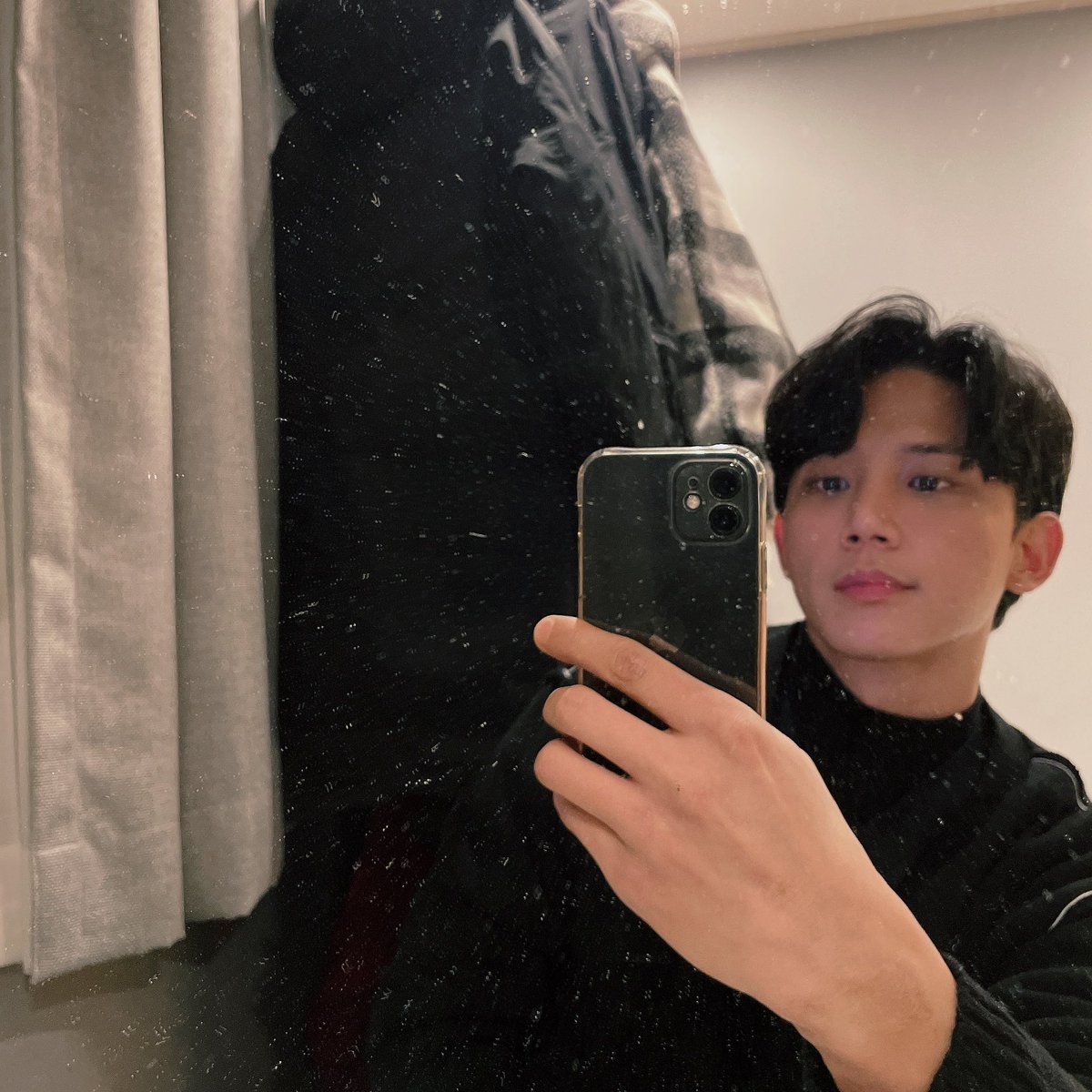 9ddol2's tweet photo. 스케줄 끝나구 들어오면 내가 이렇게 외로움 많이 타는 사람이었나 싶음...🥲 #종로 #서울 #섹트 #건오 https://t.co/88vtOHoW6h