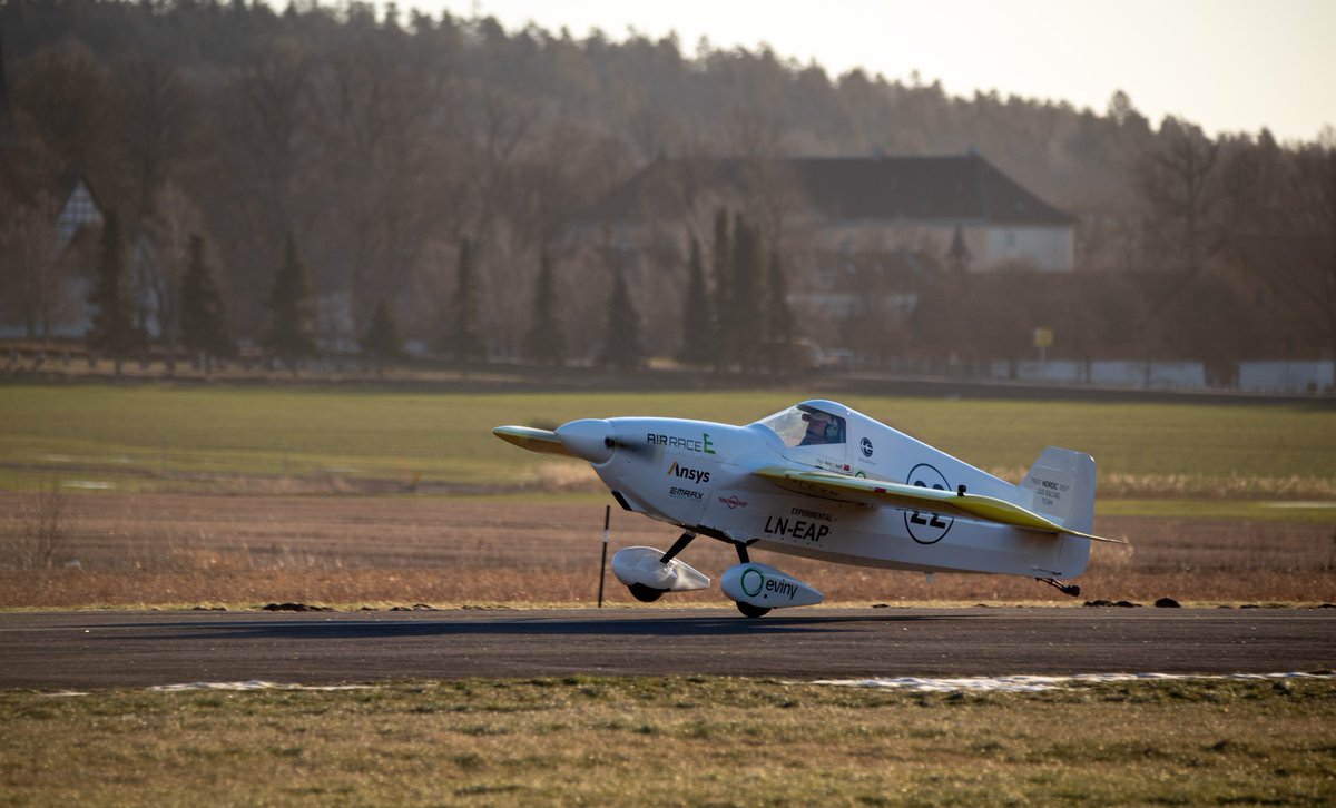 🎥 ‘An historic moment and a milestone achievement in the aviation industry’ 🎥

➡️ fb.watch/aTLa1pymQH/

😲🛩 #airracee