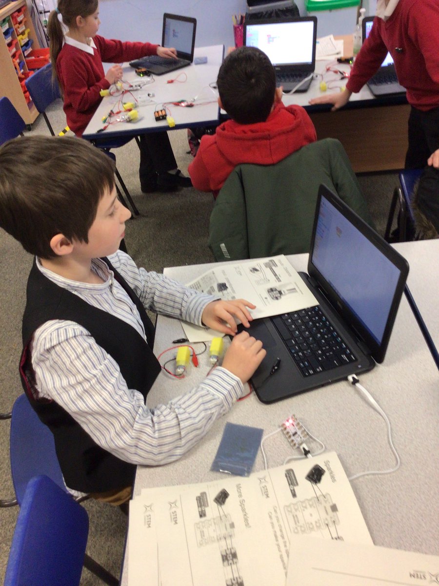 BvsComputing's tweet image. The digital leaders are tinkering with the new crumble controllers so that they can support the @BVSYear_5 classes when they meet them in their learning.