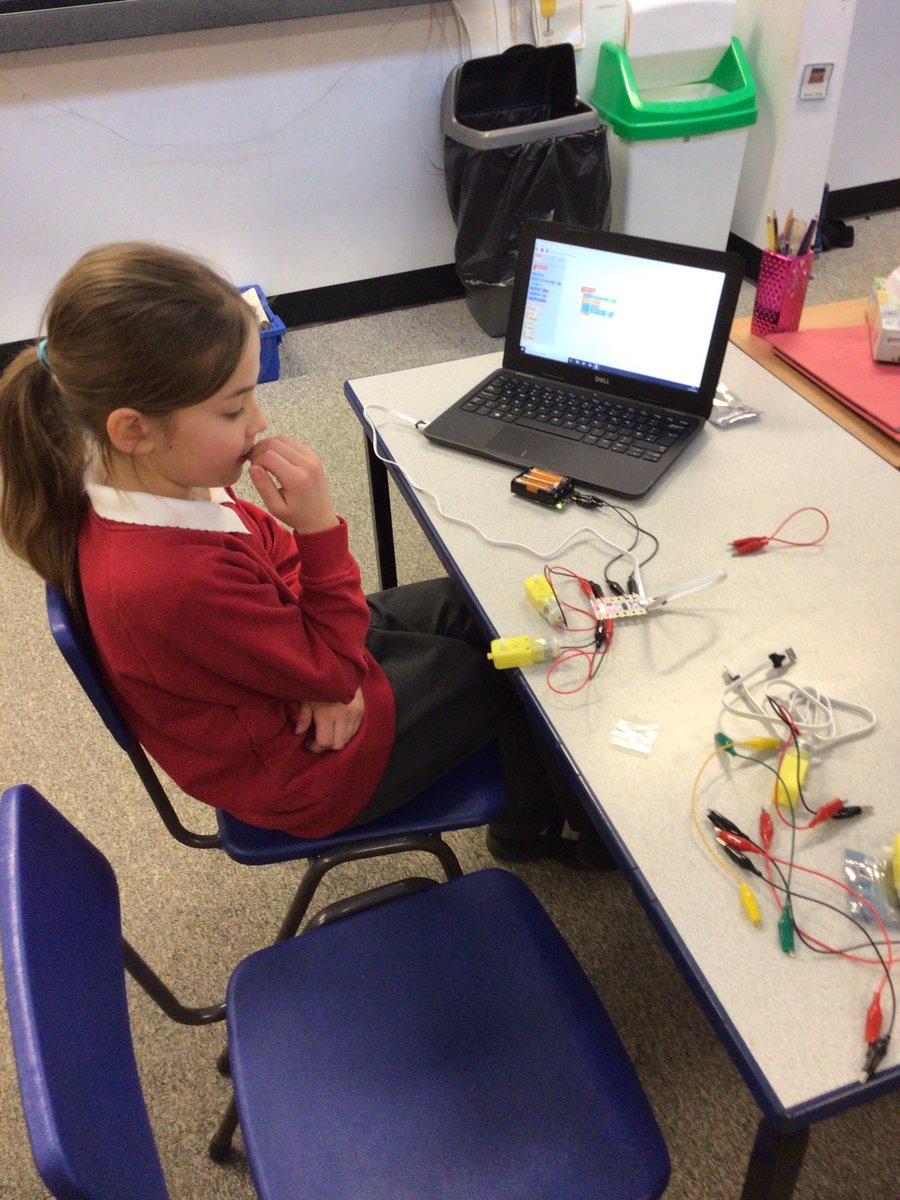 BvsComputing's tweet image. The digital leaders are tinkering with the new crumble controllers so that they can support the @BVSYear_5 classes when they meet them in their learning.