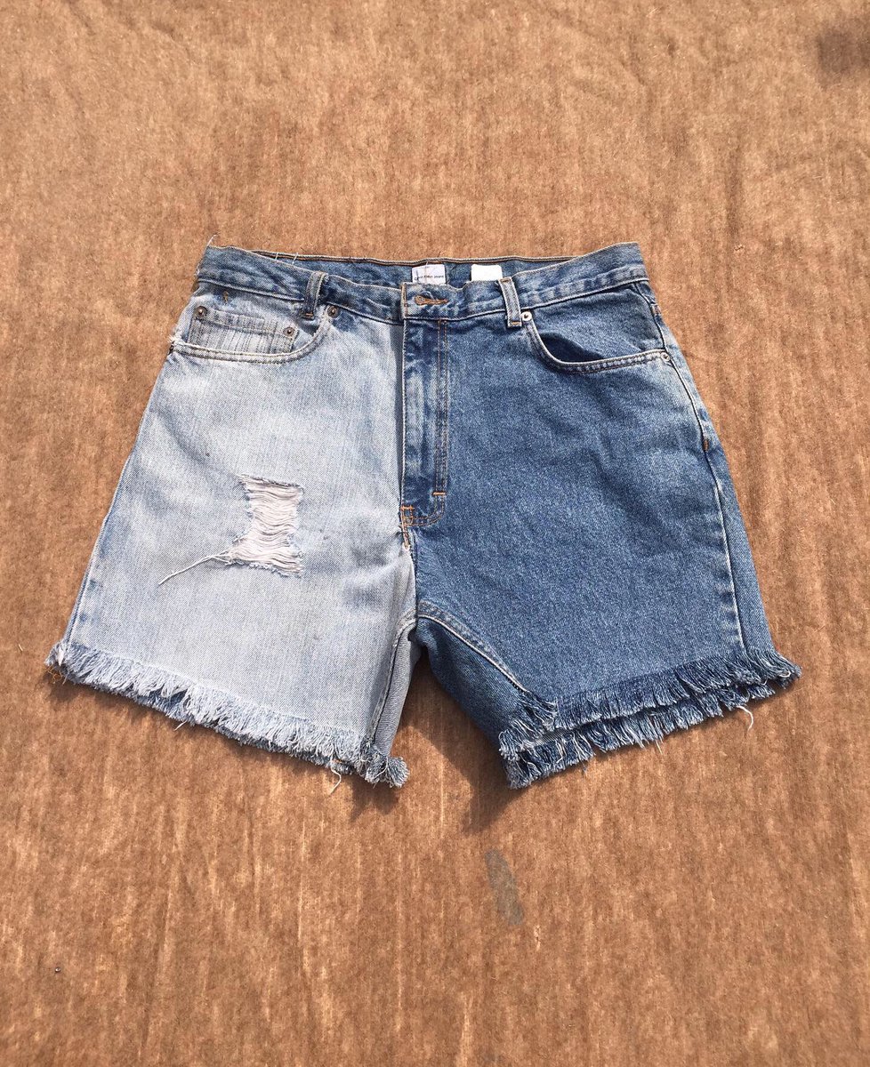 Half_Dbee's tweet photo. DM me for all your customized jeans 👖 https://t.co/Tmv4BCTFvn