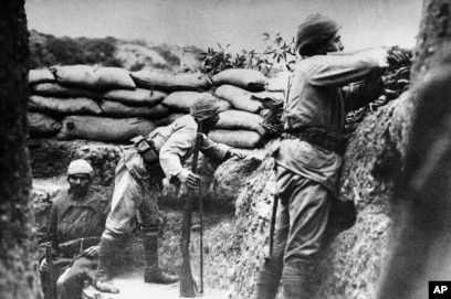 UnitedWwi's tweet photo. 2 november 1914
We tought that you, Turkey, were nice people, but now we declare war on you for joining the triple Alliance.
Get prepared!!
#colegioheidelberg https://t.co/X0azDcK2Lj