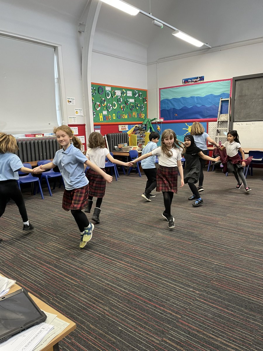 pollokshieldsps's tweet photo. Busy day of after school clubs! Scottish country dancing and P1 games! Along with #determinedtodance it’s been non stop! @JHemminsgley @PEPASSGlasgow https://t.co/bjper2DAAh