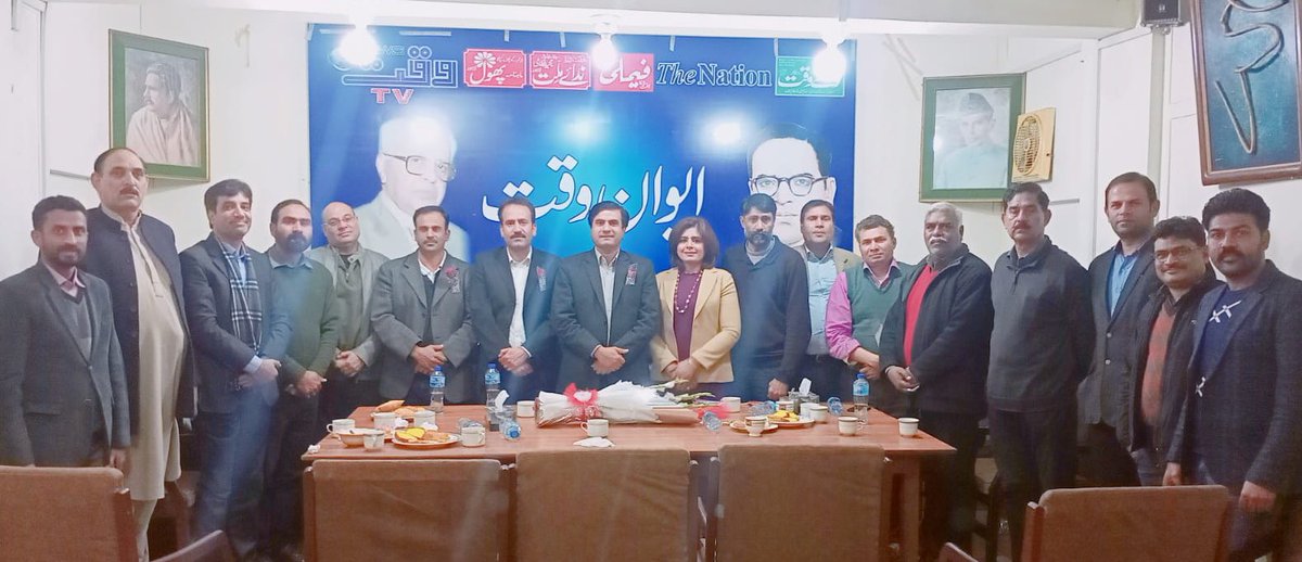 sidjournalist's tweet photo. صدر نیشنل پریس کلب اسلام آباد @MAnwarRaza فنانس سیکرٹری محترمہ @Nayyer_Aliz صاحبہ اور سیکرٹری پریس کلب خلیل احمد راجہ اور تمام دوستوں کی @Nawaiwaqt_ ہاوس آمد ادارہ کے تمام لوگوں کی طرف سے شاندار استقبال، https://t.co/GZ4pA30X3I