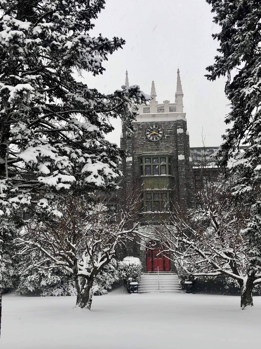 HolyGhostPrep's tweet photo. Just when you think that @HolyGhostPrep's beautiful campus can't get even more so, snow happens. #ThinkBeauty #ThinkGhost https://t.co/BHu1r5TrDr