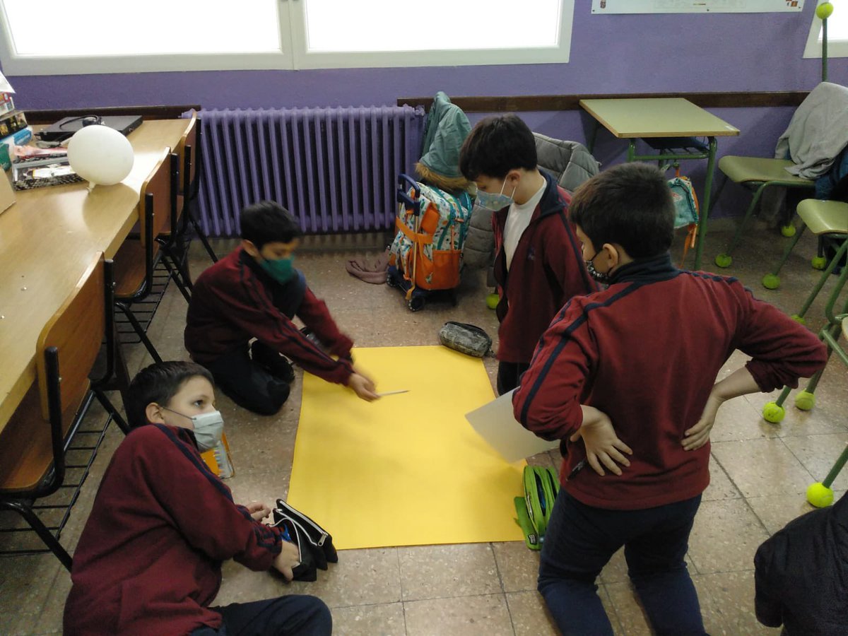 SanPablo_Cole's tweet photo. Los alumnos/as del @SanPablo_Cole están ayudando a un grupo de temibles trols a descubrir sus emociones como clave para poder vivir en paz. En breve los resultados….
#mapadepazmental @UNICEFCyL @UNICEF_EDU #factorODS #PAZ https://t.co/ymYm6wm5ZO
