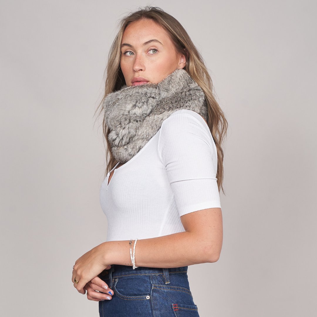 furhatworld's tweet photo. Unique basics make putting together outfits a breeze.
A grey rabbit fur infinity scarf will go with almost any outfit and add texture/style to your winter looks.
#naturalfashion #valentinesdaysale #winterfashion2022 #infinity #furscarf #furfashion #outfitgoals https://t.co/B68nSXVNei