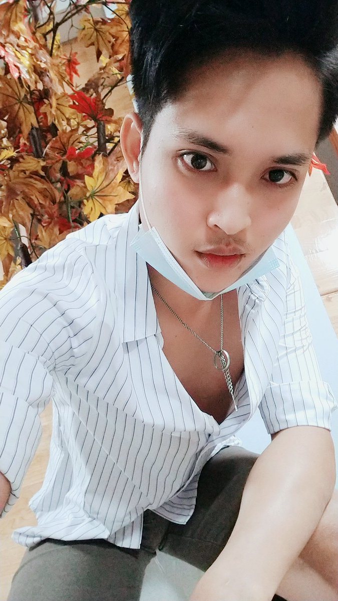 KoSai31529360's tweet photo. ခ်စ္ၾကလားခ်စ္ရင္ဘုခံၾကေဟ့ https://t.co/2MWfIccZr1