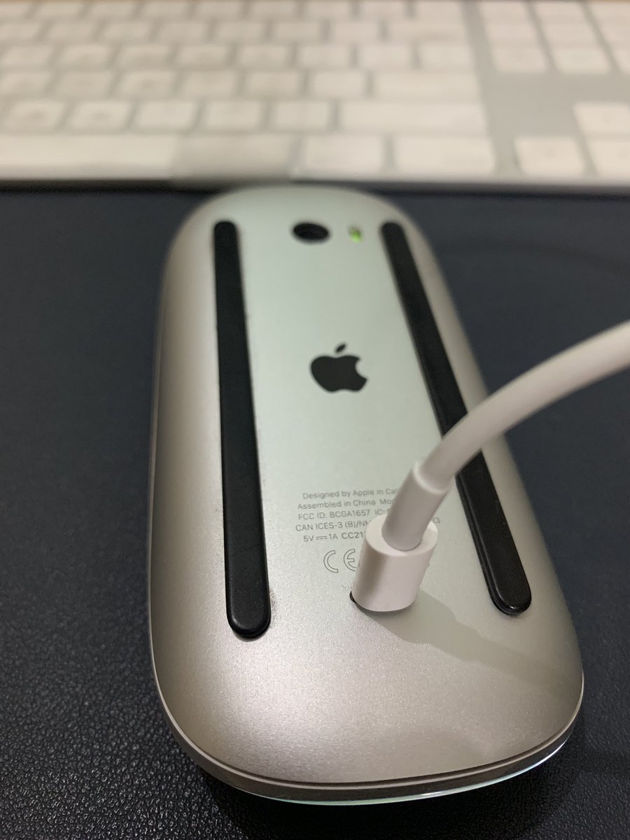 alokmishra99's tweet photo. A mouse becomes upside down when it is dead. Same thing happens with #apple’s mouse. 😆
An @Apple mouse is regaining its soul👻.
You either charge it or work with it, but you can’t do both at a time.
#majordrawback #mac #macmouse https://t.co/MvGczXTQAg