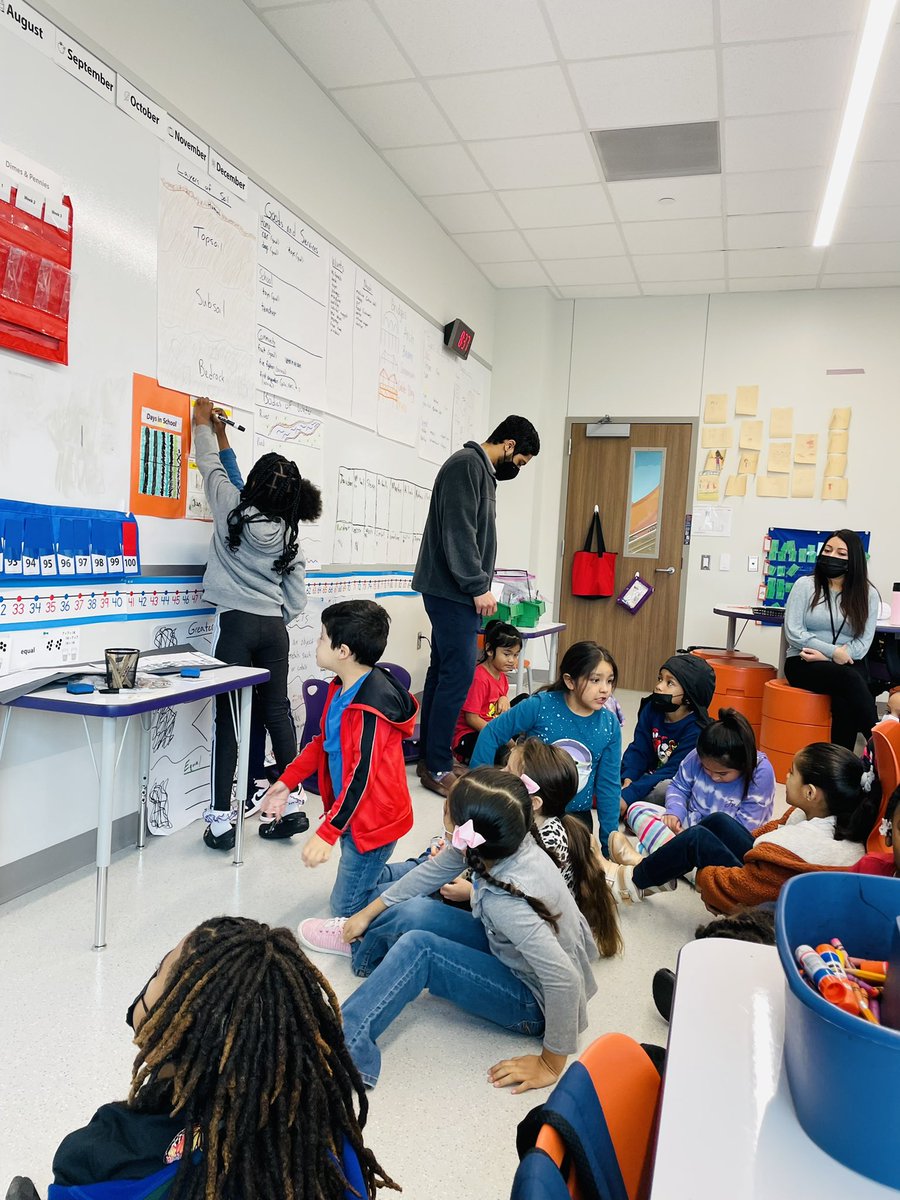 MavoAntonietta's tweet image. 1st graders are excited to participate in Mr. Smith’s Number Corner lesson! Math discourse, mental number operation, and generation of equations all in one lesson with @MLCmath 👏🏼 #buildingmathematicians @HumbleISD_LLE @HumbleElemMath @HumbleISD