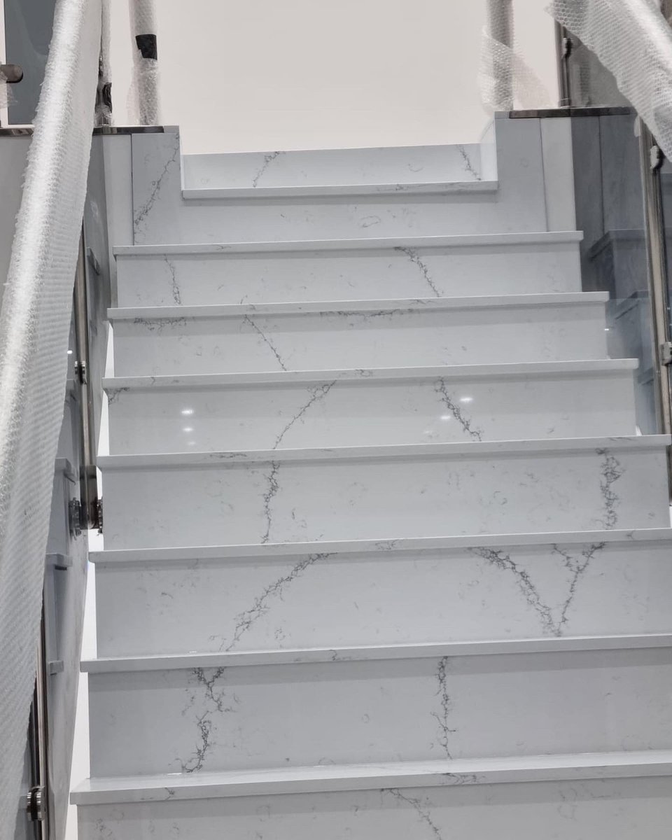 Who doesn’t love a Quartz  staircase thou ?? Great craftsmanship as always by the team Avalanche 20mm #quartz #quartzstone #quartzstairs #quartzstaircases #quartzstaircase