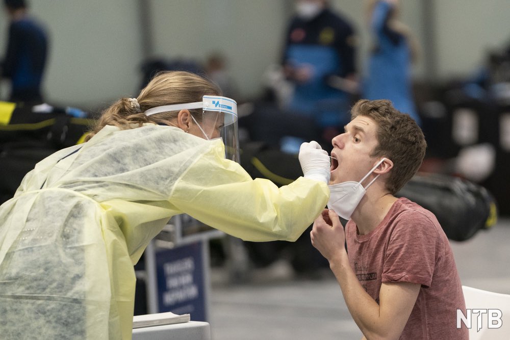 McSchmeier's tweet photo. Let's do this! 🇳🇴 RT @Norskijump: Da er vi på vei til OL 🛫

@OpsethSilje har tatt fram visiret før avreisen til Beijing, mens @HGranerud fotograferes under den obligatoriske koronatesten på Gardermoen. @Stoaxn reiser som vanlig med caps. https://t.co/D9SQ8Nfezn