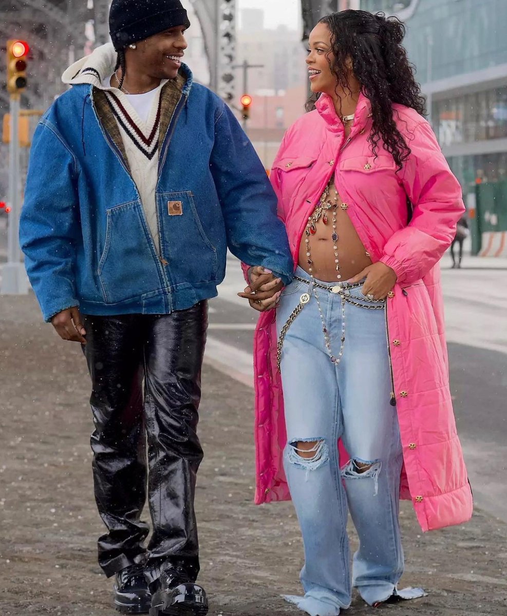 TheSource's tweet photo. They are expecting! 🐣🍼👼🏾Congratulations to Rihanna and A$AP Rocky on the newest edition to their family 💕
 📸: diggzy 
#hersource #rihanna #asaprocky #expecting #pregnant #newbaby #congratulations #sourcelove #hiphopculture #wegotus https://t.co/qctPNvxZ5d