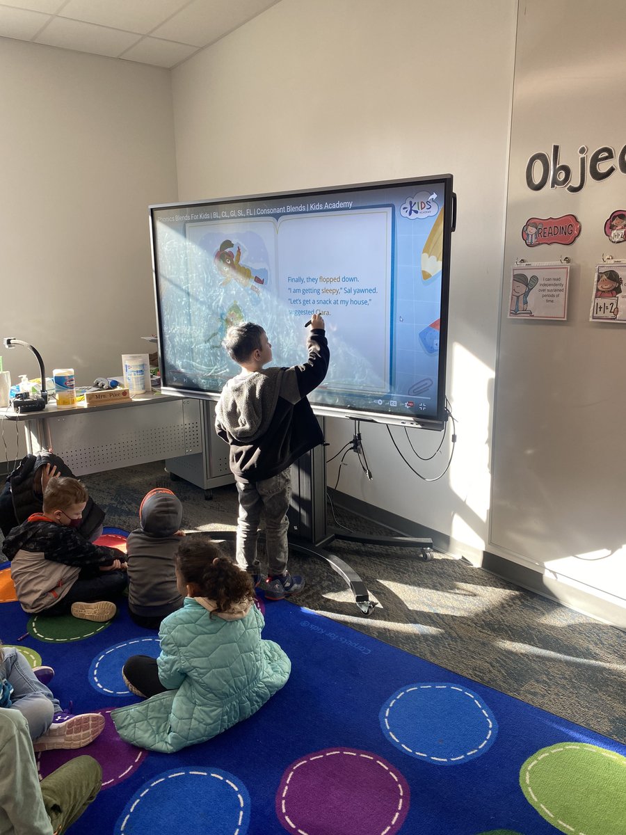 SunshineBees's tweet photo. Just like that- kids are here and we are back at it! Safety- Success- Service
#beebright https://t.co/U0XtRMLjaJ