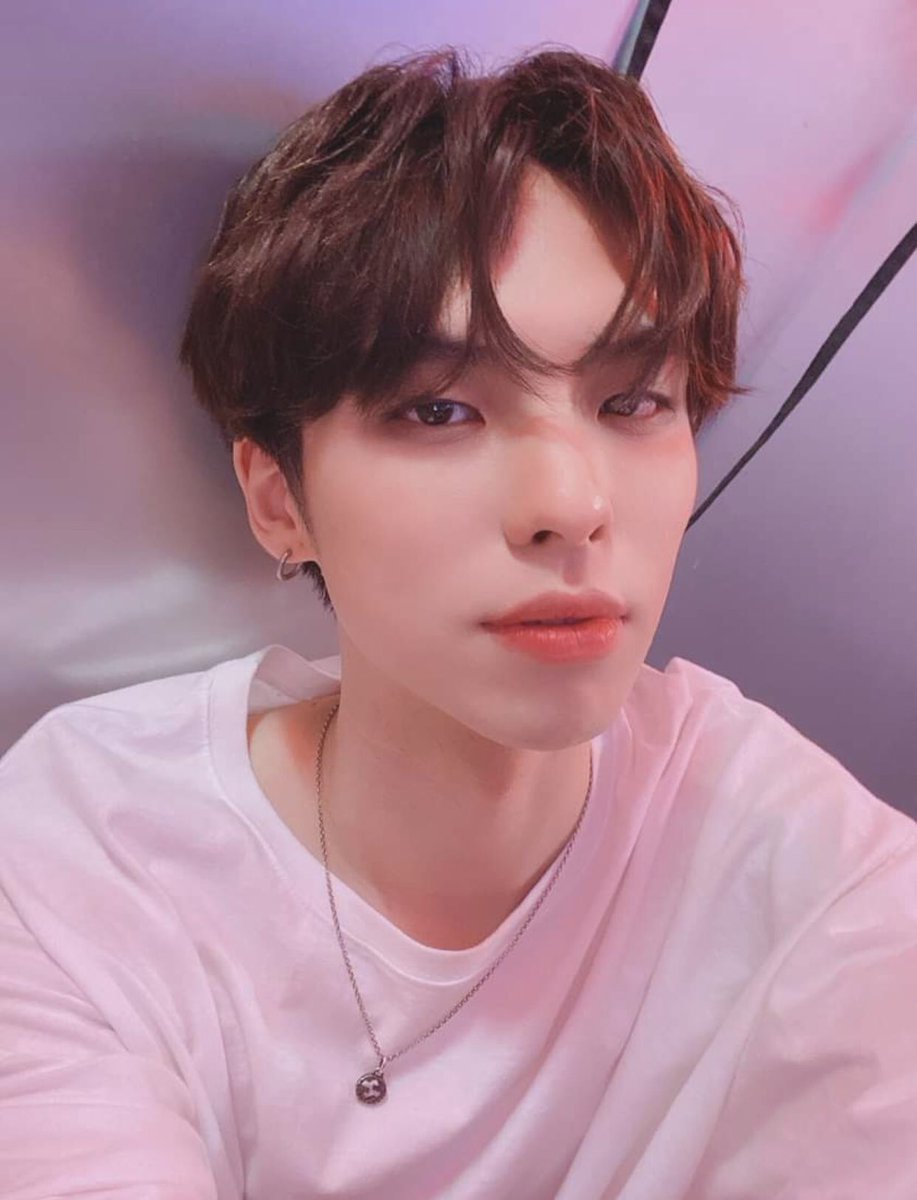 EB0YCIX's tweet photo. #BX #CIX #씨아이엑스 #이병곤 https://t.co/Jv8eA36Ckk