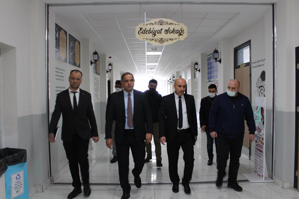 ACIGOLMEM's tweet photo. 👥İl Millî Eğitim Müdürümüz Sayın Memet POLAT, Acıgöl 15 Temmuz Mesleki ve Teknik Anadolu Lisesini ziyaret ederek incelemelerde bulundu.
 @nevsehirmem @MemetPolat0247
@semihkirim @Mahmut50bucak @AcigolMTAL https://t.co/jjbtElHwAq