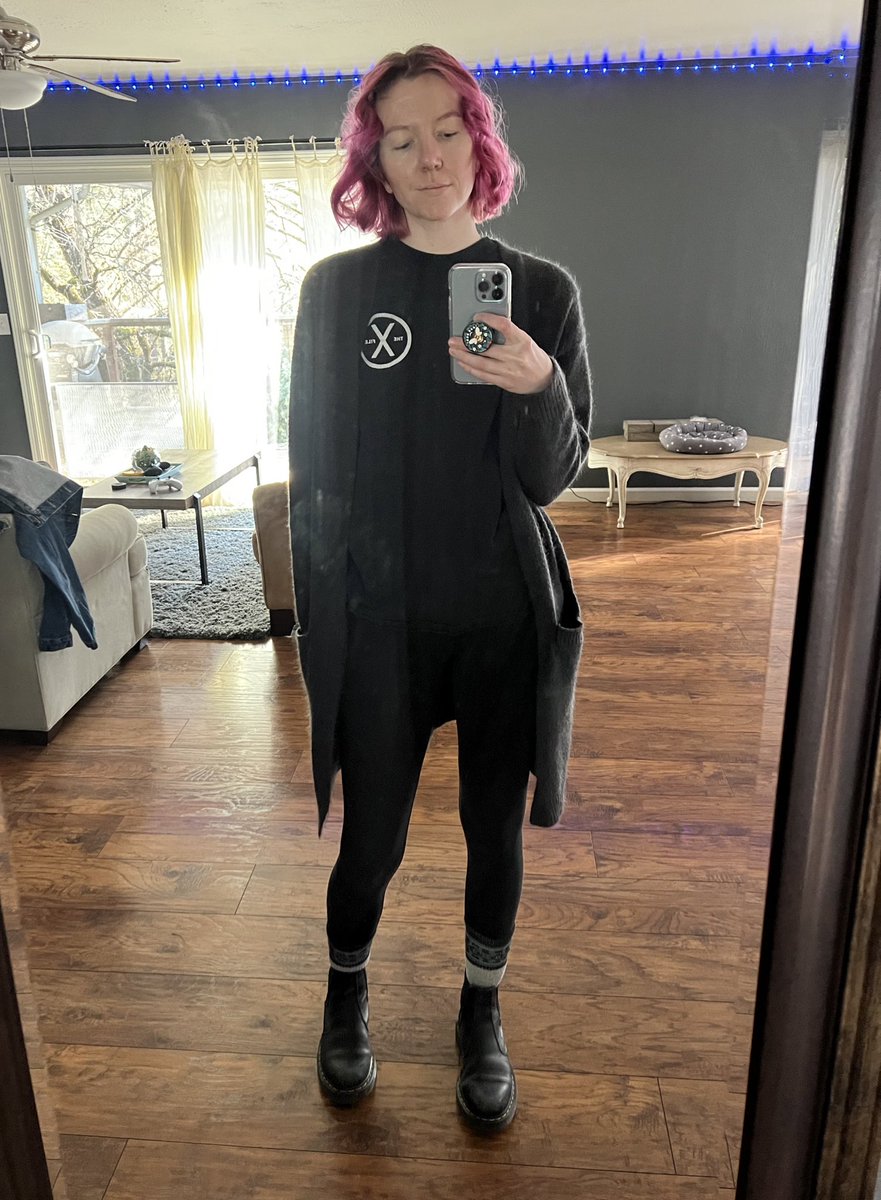 fireskatewithme's tweet photo. Some of my favorite #comfycore outfits this month. https://t.co/IKL3VlkyQf