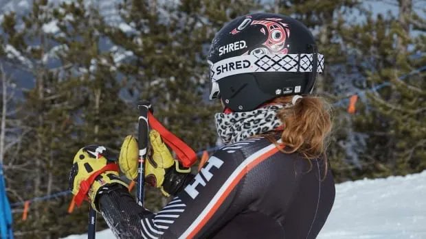 Using her head: Youngest member of <a href="/AlpineCanada/">Alpine Canada Alpin</a> ski team for <a href="/Beijing2022/">Beijing 2022</a> honours First Nations with custom helmet she has been wearing throughout World Cup season to date.  ⛷️Athlete: Cassidy Gray  🎨Artist: Trinda Cote  Story: <a href="/cbcsports/">CBC Sports</a> ➡️ cbc.ca/sports/olympic…