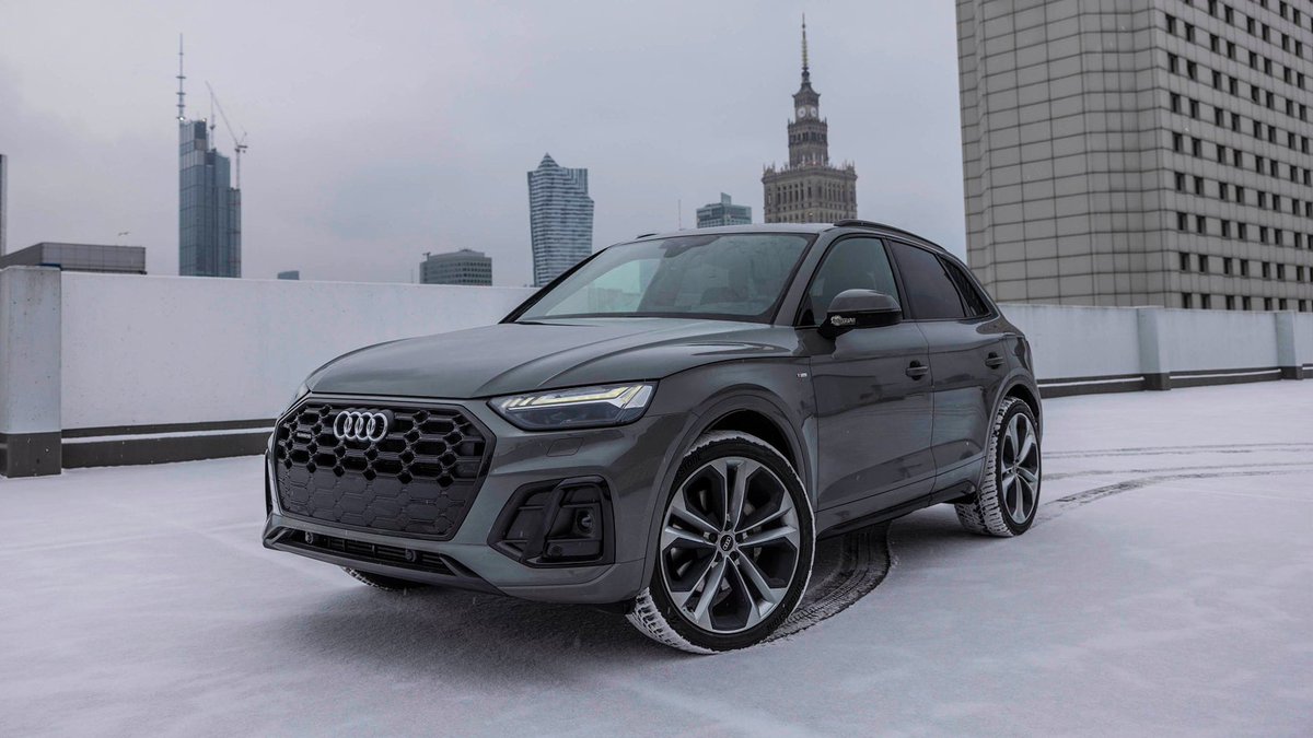 AudiIT's tweet photo. Quattro modalità di guida tra cui scegliere, rendono #AudiQ5 #TFSIe pronta a qualsiasi condizione, per uno stile di guida sempre vincente. 📸@auditography https://t.co/IcNwHMdyzJ
