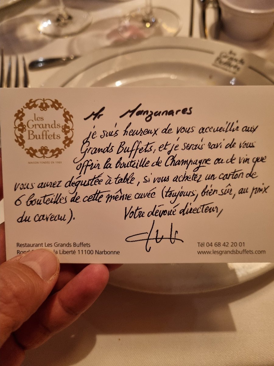 ericmanzanares's tweet photo. Vous êtes bien urbain Mr le Directeur 
#GrandsBuffets https://t.co/b3uauZlX7C